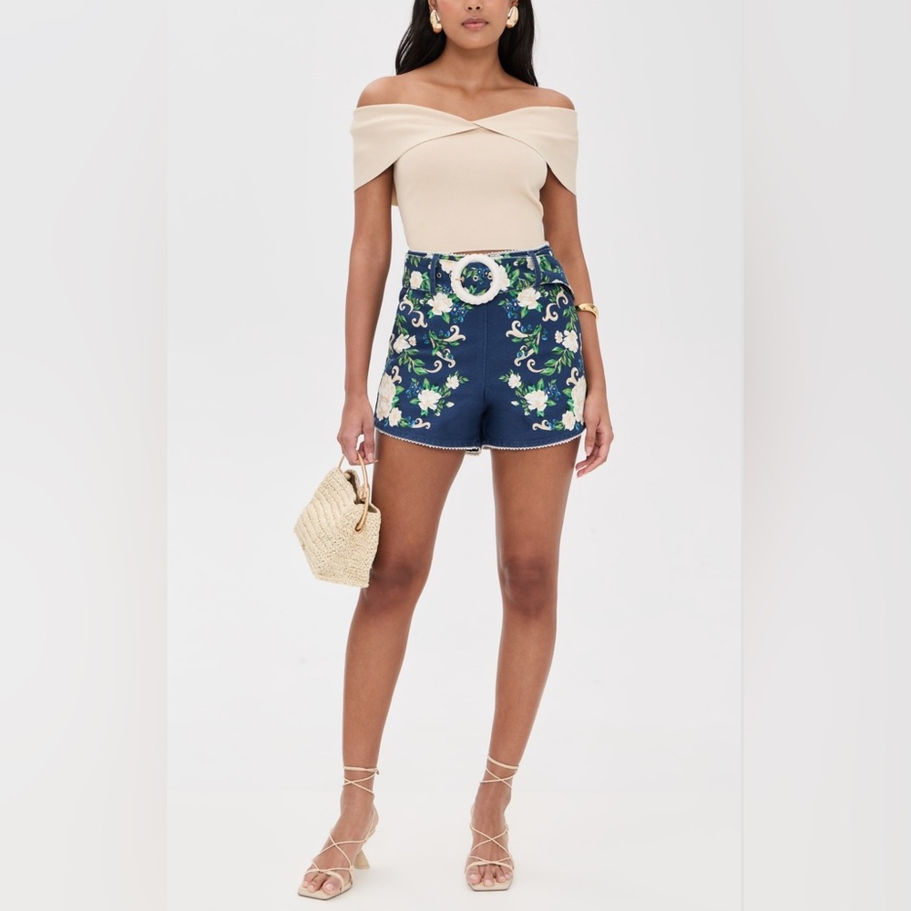 FARM Rio Navy Blue Flower Tapestry Shorts NWT Size Large